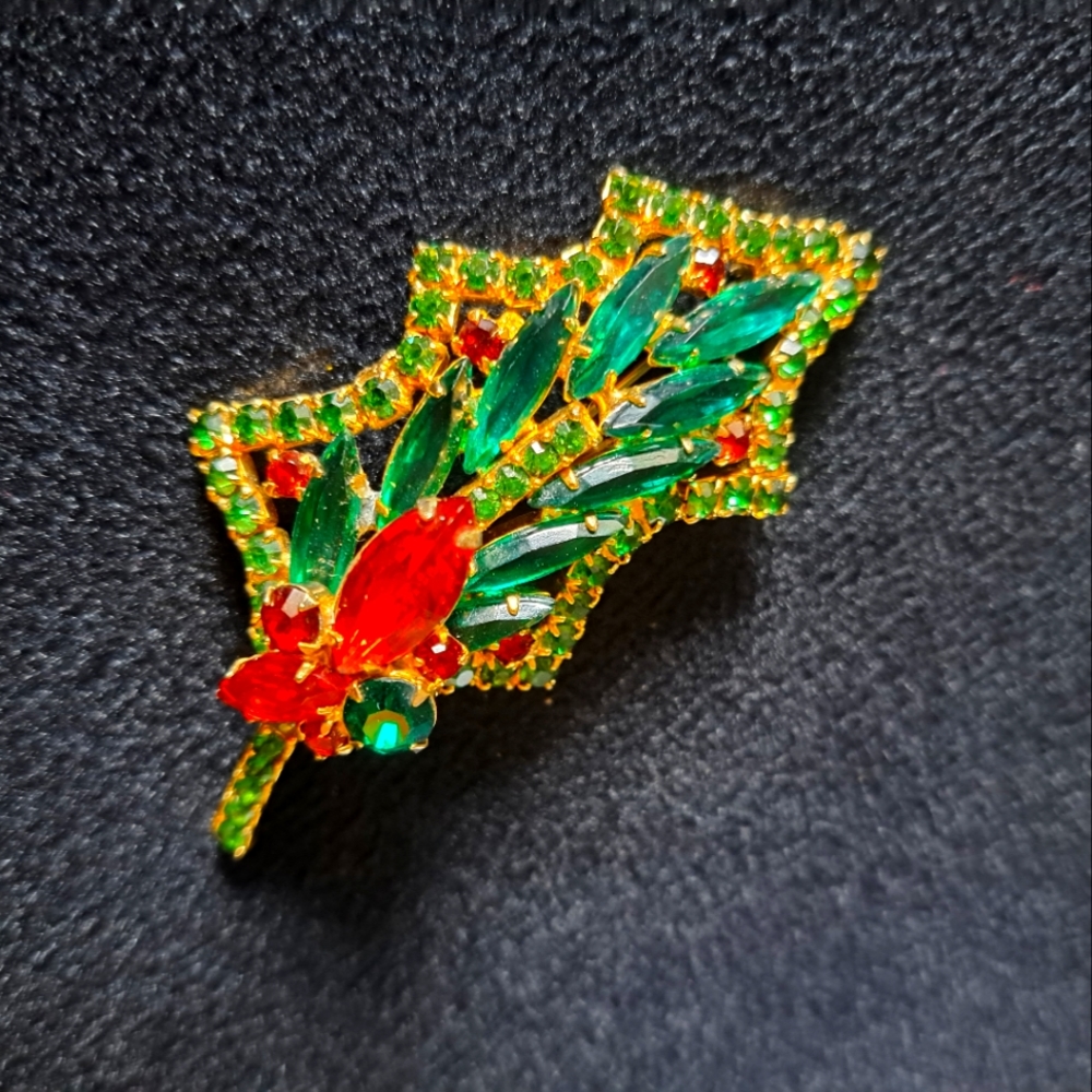 Christmas Holly DeLizza & Elster Brooch